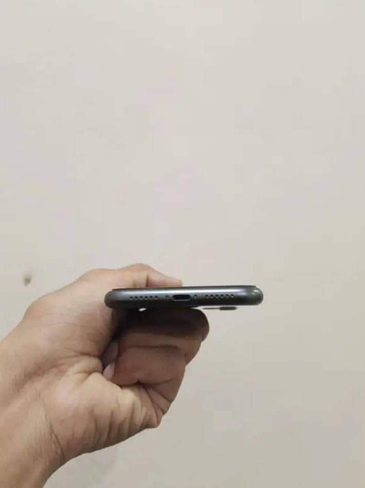 iPhone 11 1