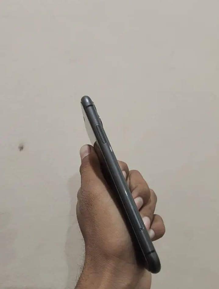 iPhone 11 2