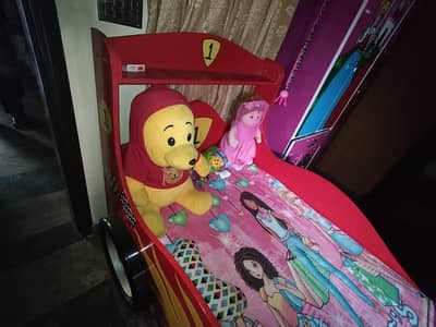 Car shaped bed