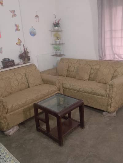 Beautiful 7Seat sofa and table for urgent sale