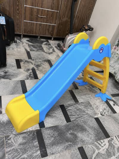 Plastic kids slide