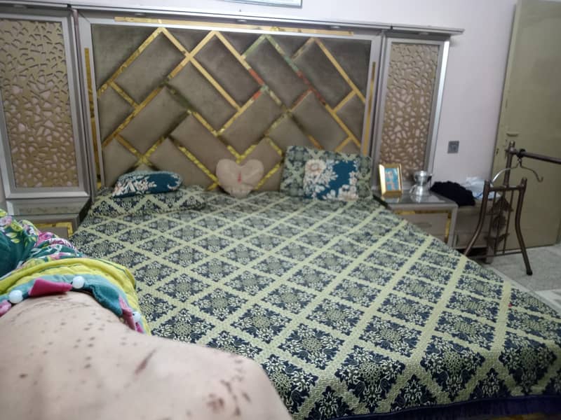 bed almari devider and drassing 3