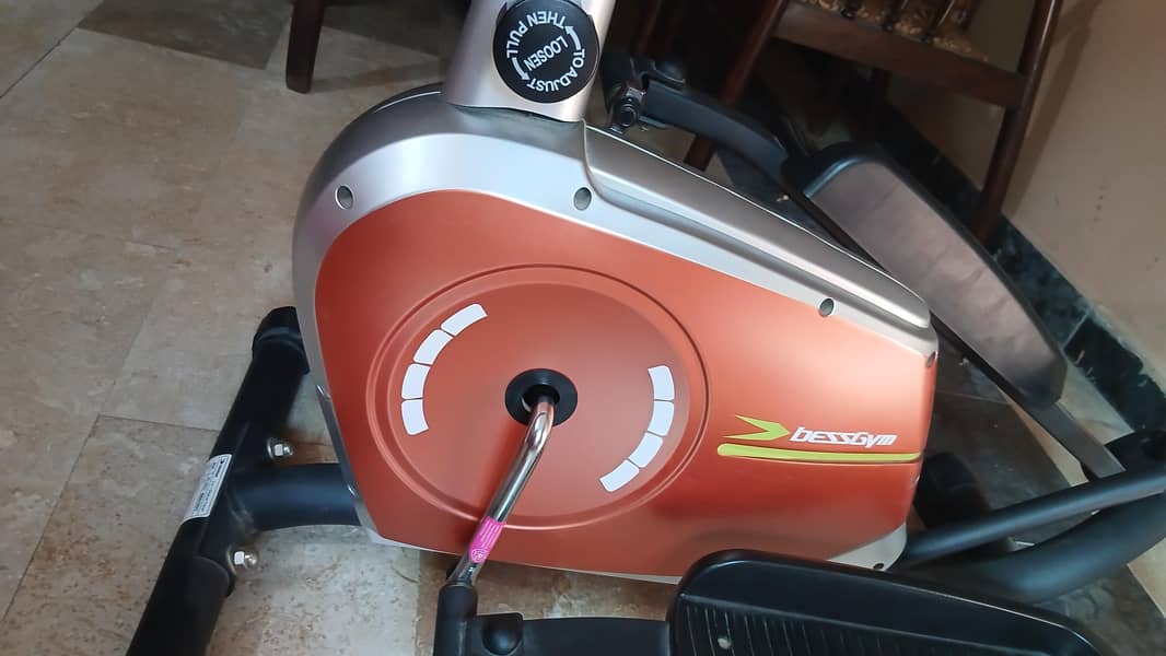 Elliptical trainer 1