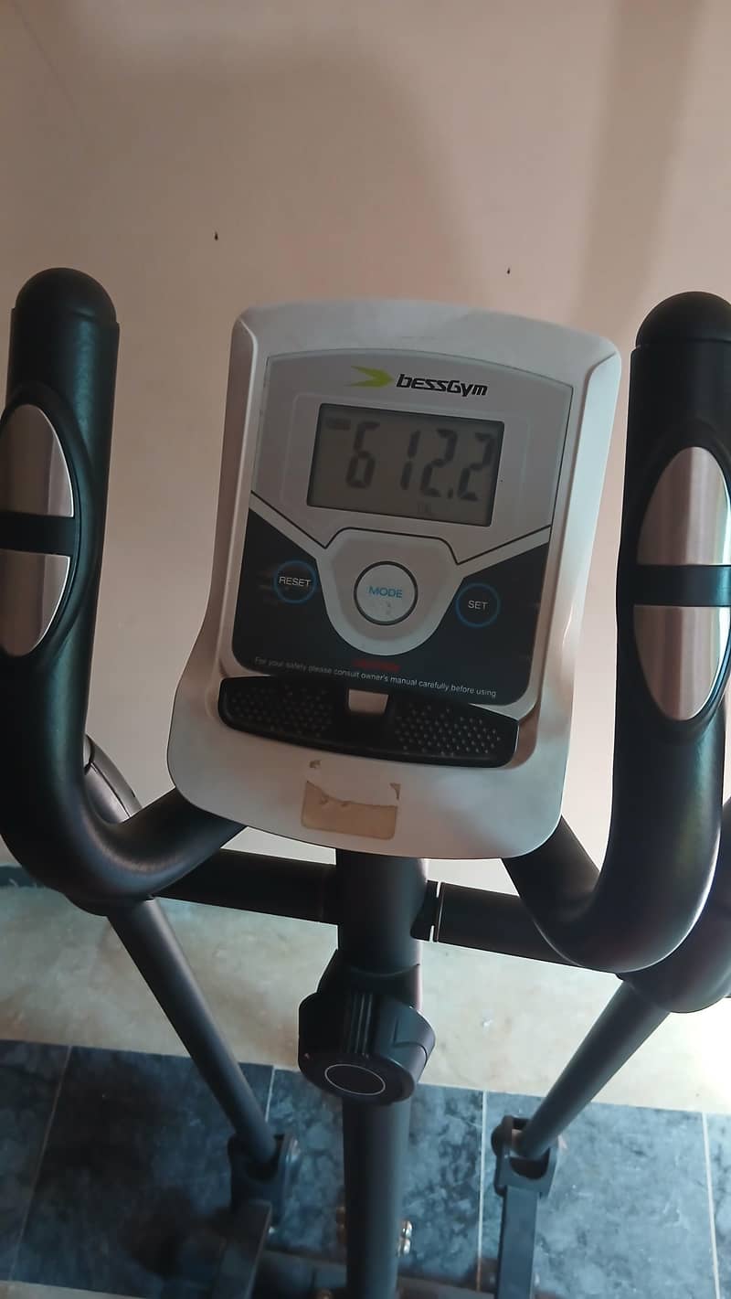 Elliptical trainer 4
