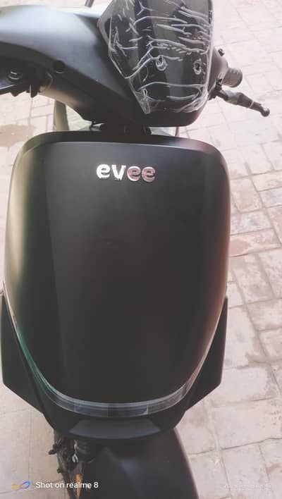 evee electric scooty s1