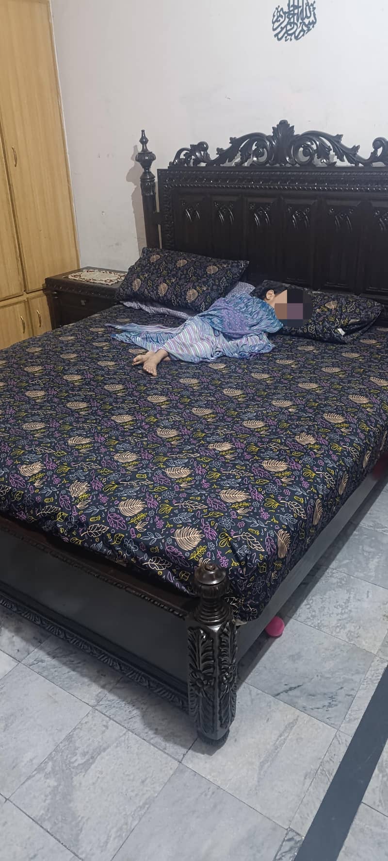 bed with side table and dressing table 1