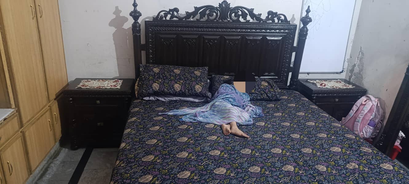 bed with side table and dressing table 2