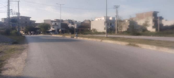 6 Marla Plot Near Double Rd(Reasonable Price)
