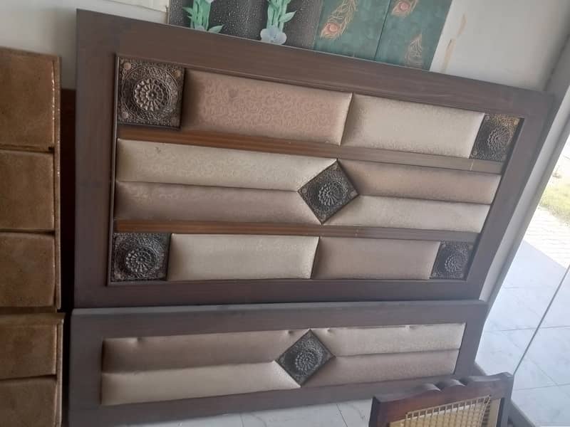 dabble bed and 2 side table 1