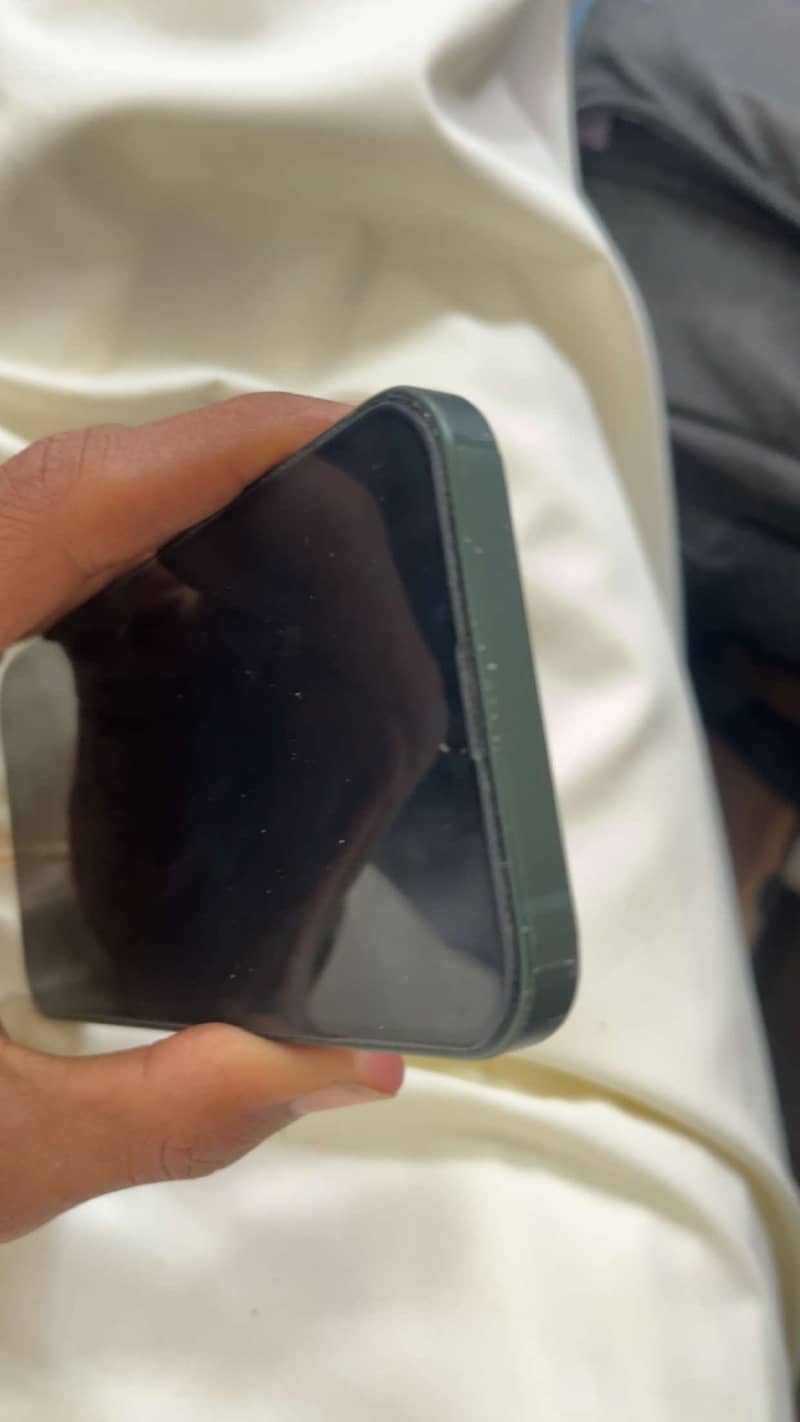 iPhone 13 5