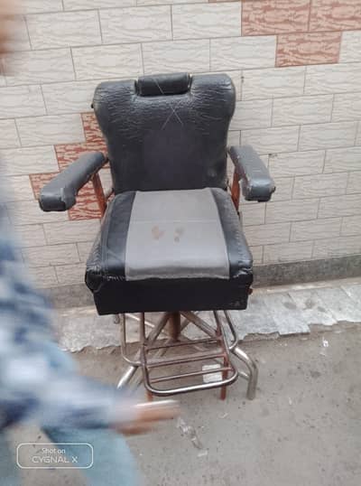 used cating shop chair is all working