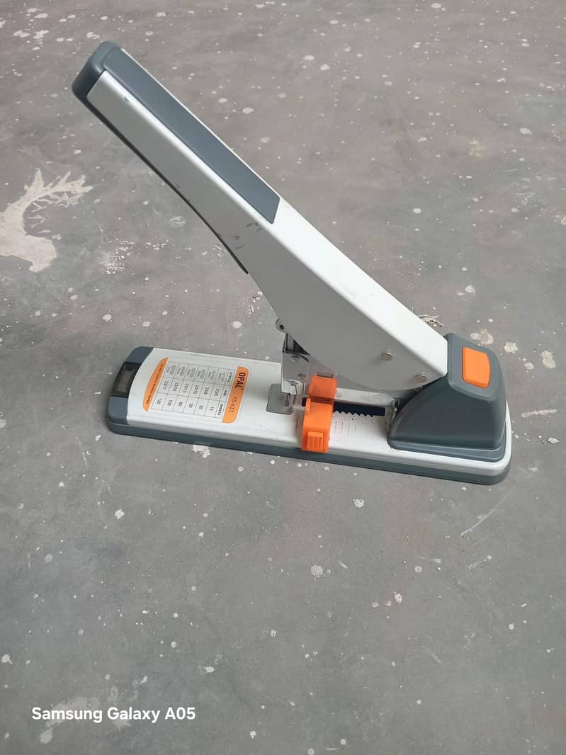 stapler machine 1