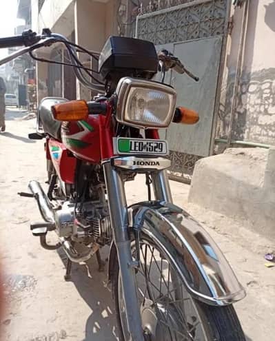 Honda CD 70 Urgent Sale {2016 Modal} WhatsApp Only,,,,03079831912
