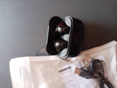 XIAOM MINII EARPHONES WIRELESS BLUETOOTH