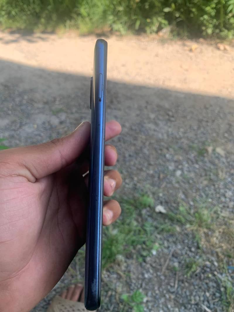 Xiaomi Redmi Note 9S 4