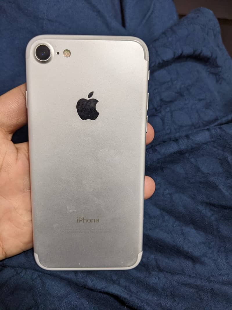 Apple iPhone 7 3