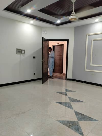 Two bedrooms unfurnished flat available for rent in B-17