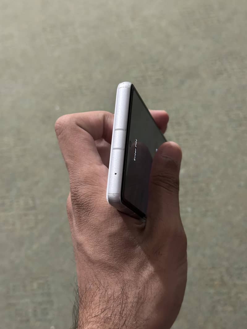 Google Pixel 7a 5