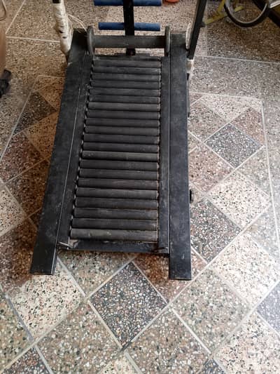 Manual treadmill