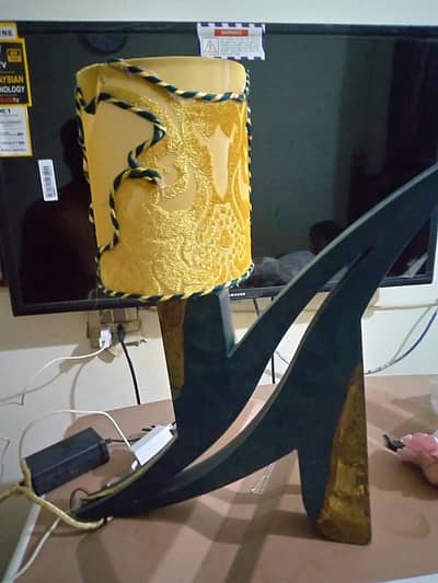 Table lamp with multi led lites with remote