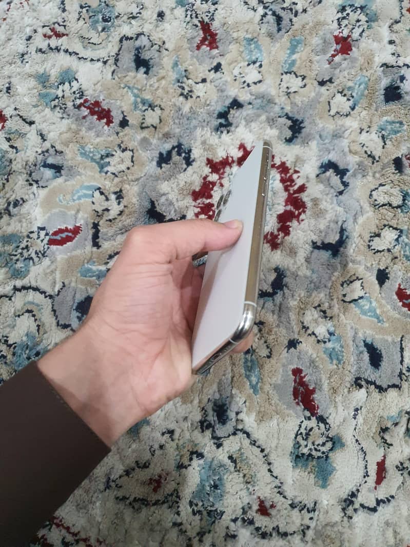 iphone 11 pro 7