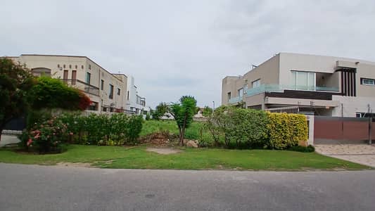 DHA Lahore phase 4 Block kk 9 Marla plot for sale on a marvelous location