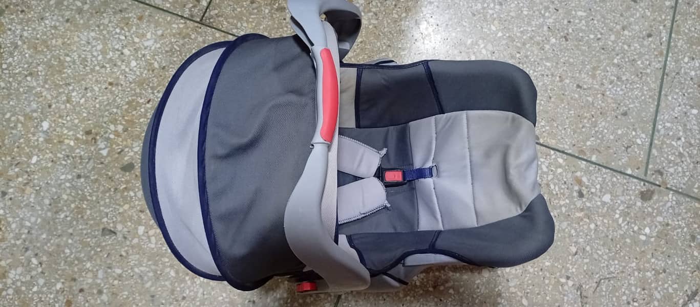 Carry cot 3