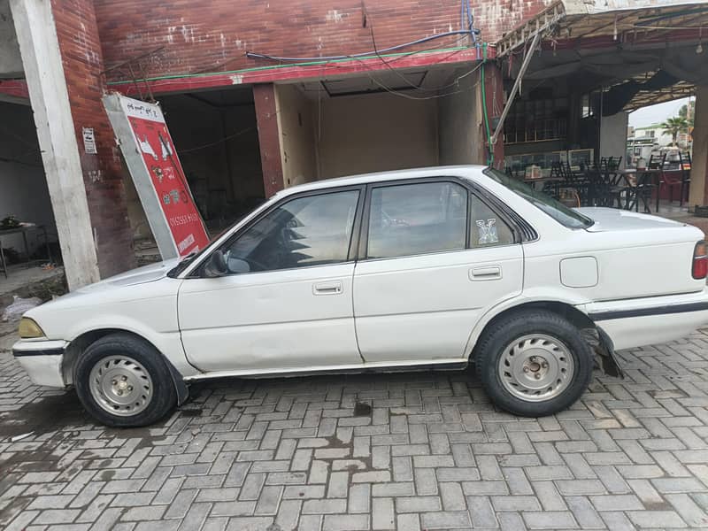 Toyota Corolla 1988 7