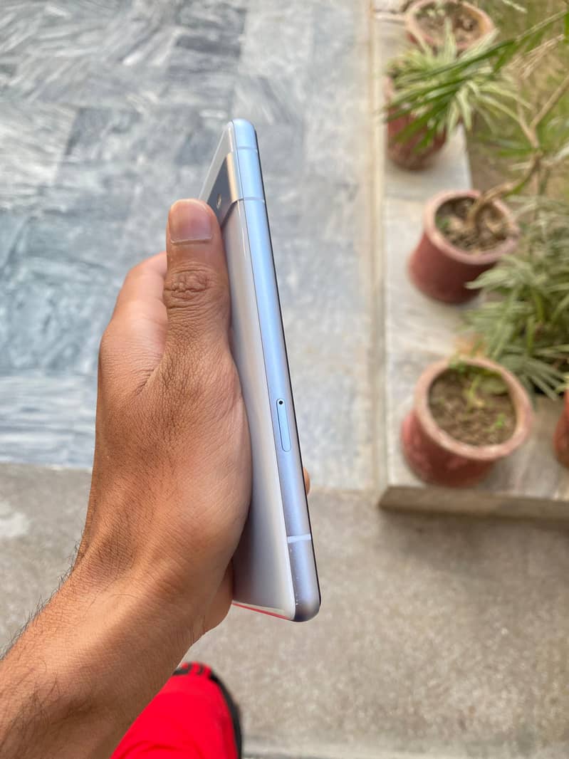 Google pixel 7a 5