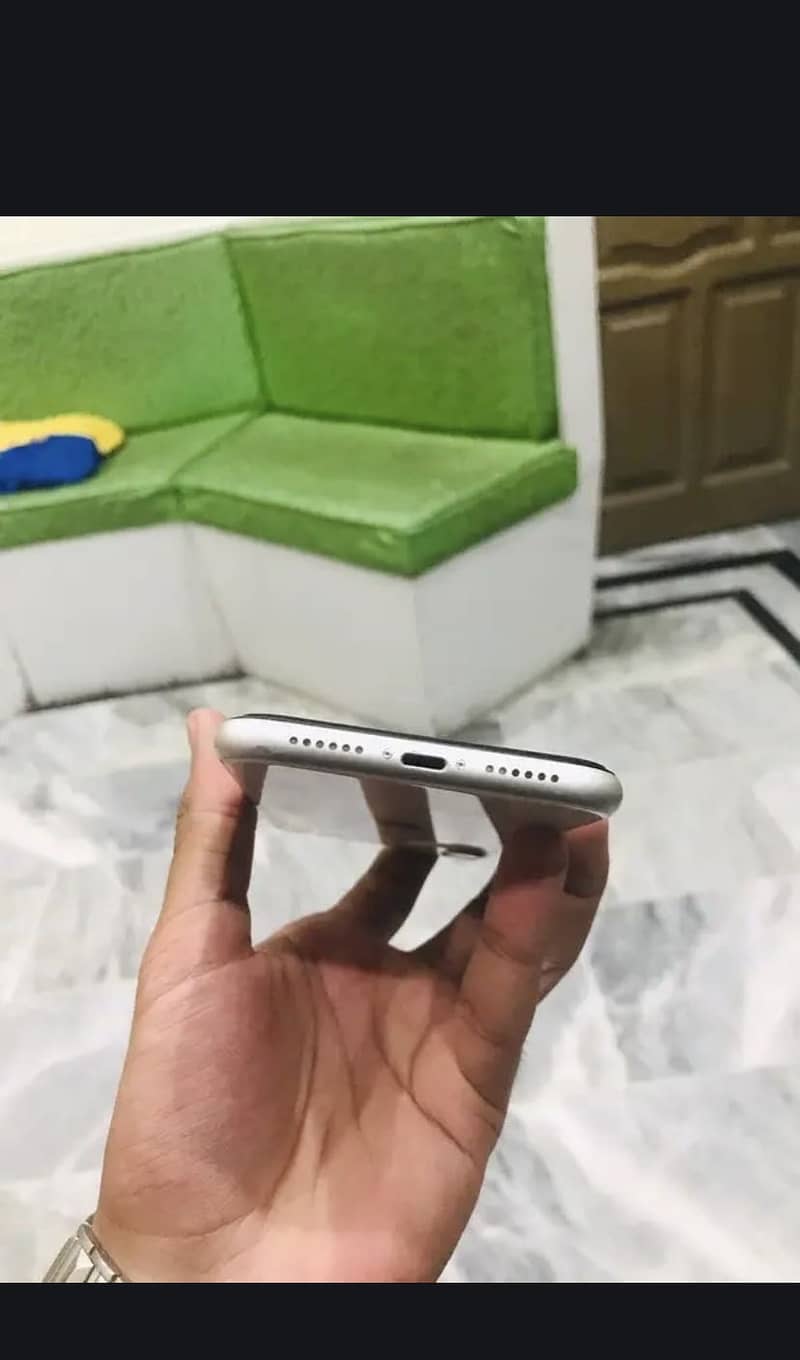 iPhone 11 2
