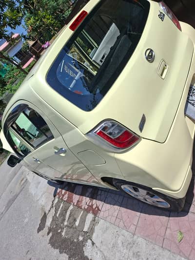 Daihatsu Mira 2012