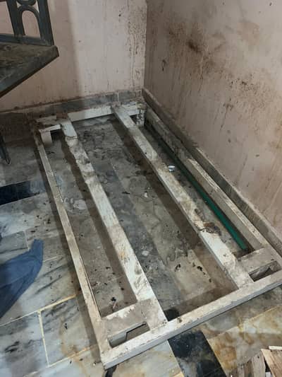 Tubular Batteries Metal Stand Inverex Sako Solar