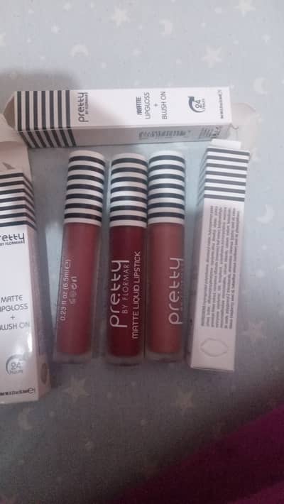 Pretty matte gloss + blush on