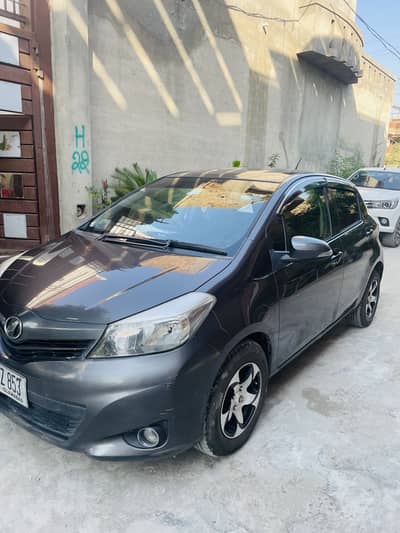 Toyota vitz 2012
