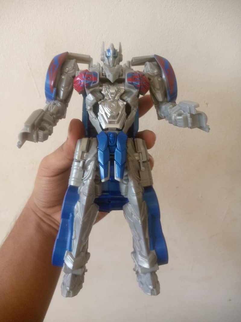 Action Figures 0