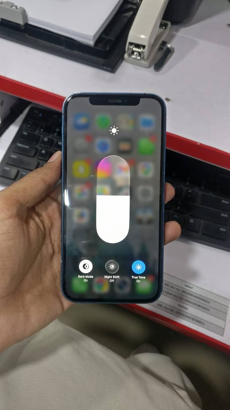iPhone 12 7