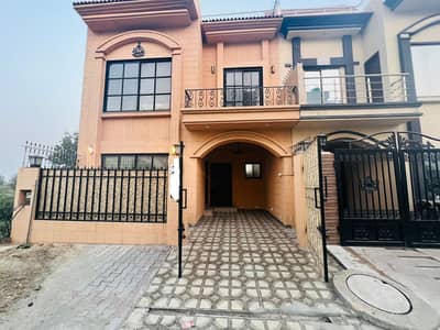 4.4 MARLA DESIGNER HOUSE FOR SALE WITH SOLAR