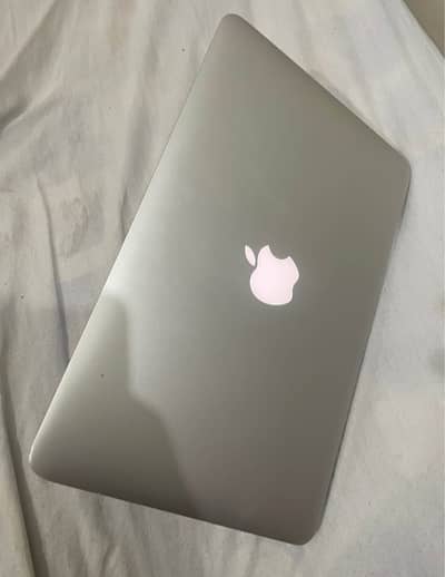 MacBook air 2013 very low price 11.6 inches 128gb