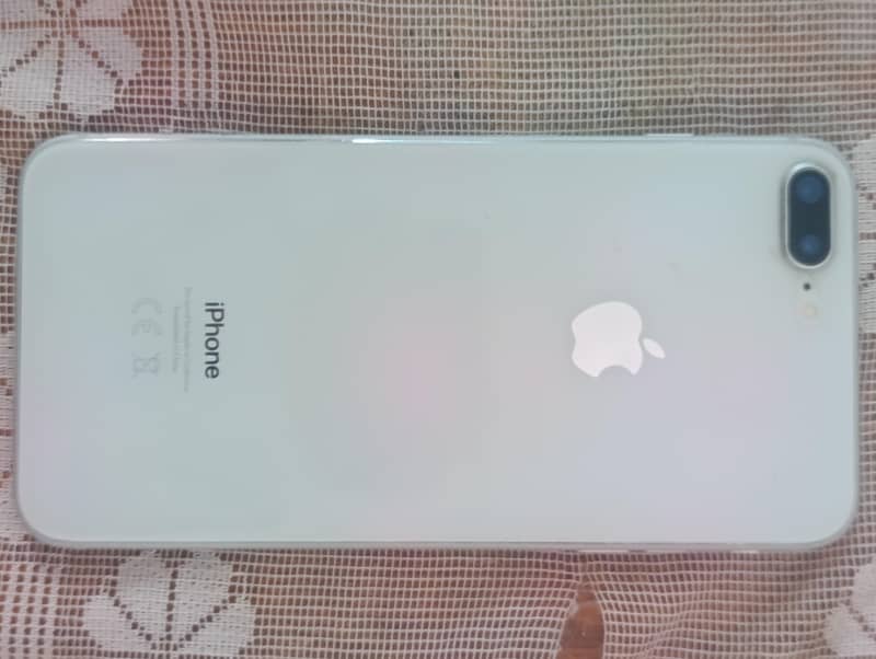 iPhone 8 Plus 1