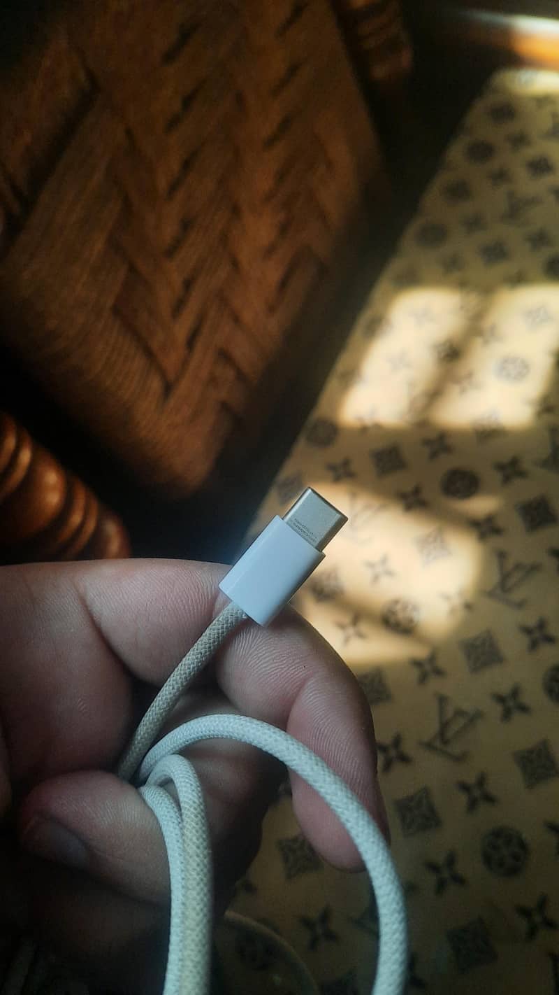 iphone 15 pro orginal cable box pulled out 2