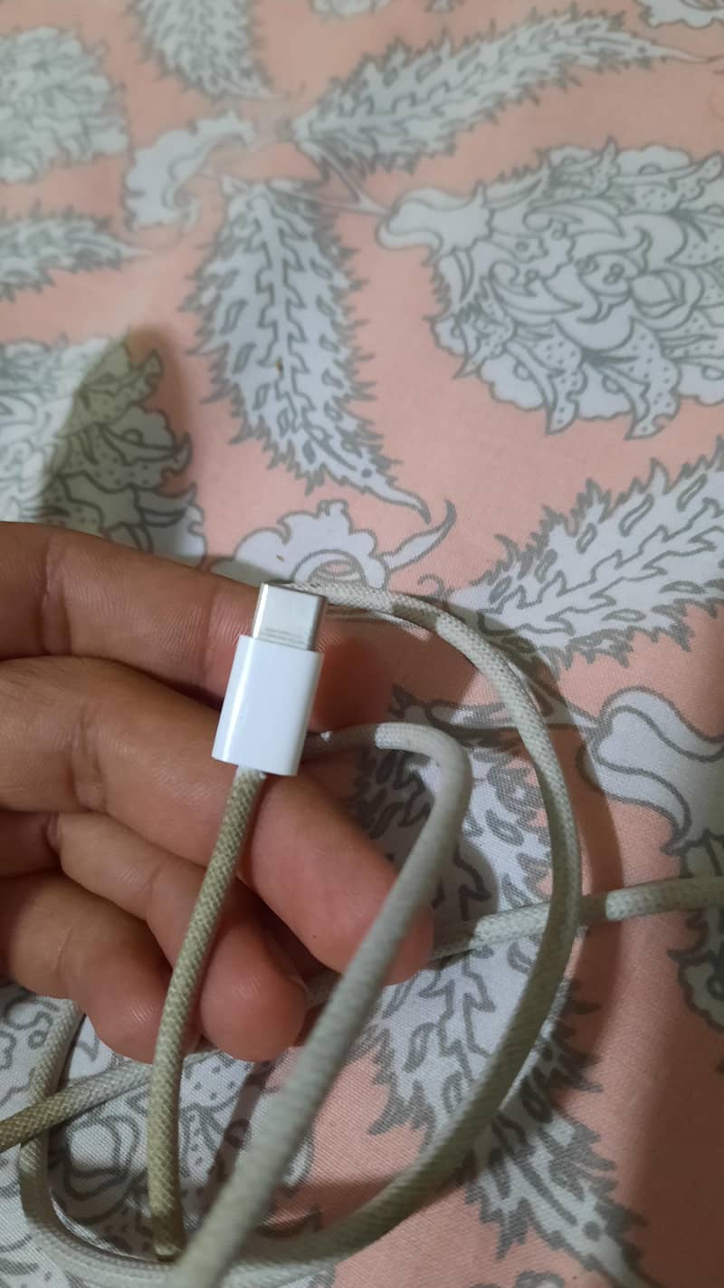 iphone 15 pro orginal cable box pulled out 3