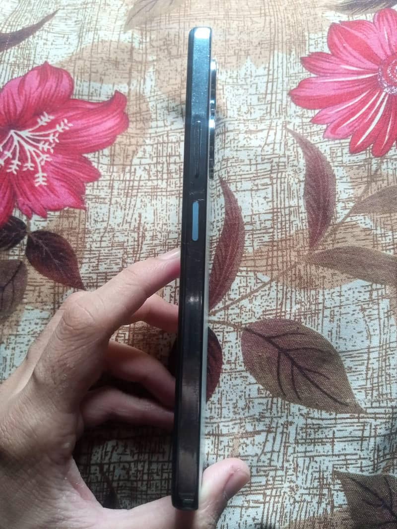 INFINIX NOTE 30 6