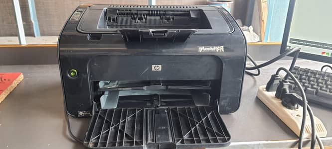 HP LaserJet P1102w