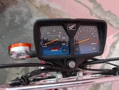 Honda 125  new model. red clour