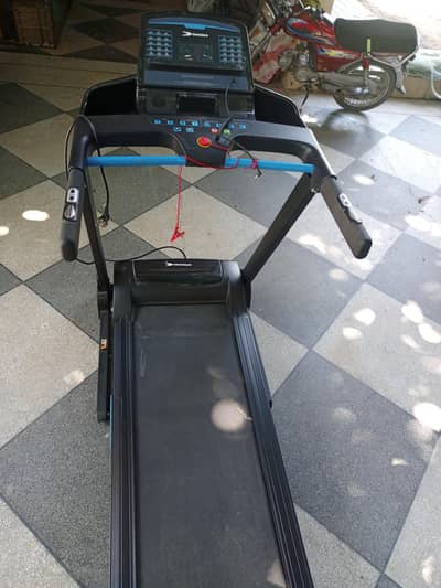 treadmill in brand new condition