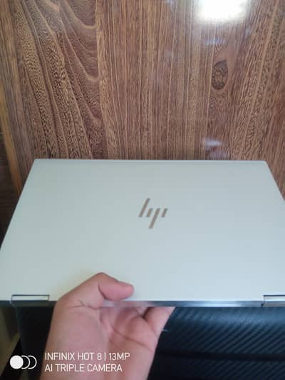 HP elite book 1030 G8