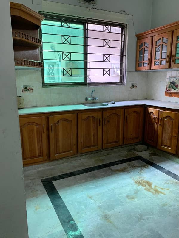 Upper portion for rent 6