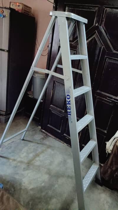 6 Feet Folding Ladder for Sale – Excellent Condition"