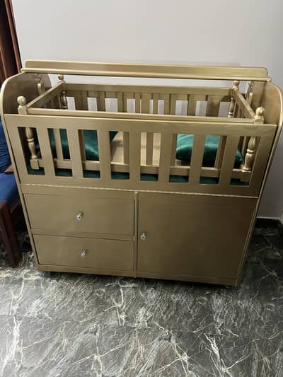 Baby cot and bed