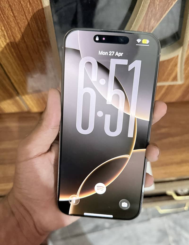 iPhone 16 pro max 1